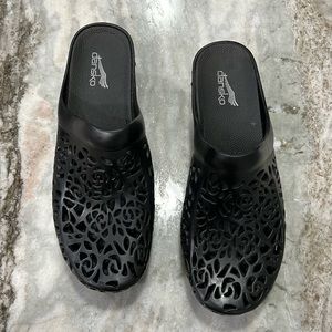 Dansko Women’s Shoes Size 41